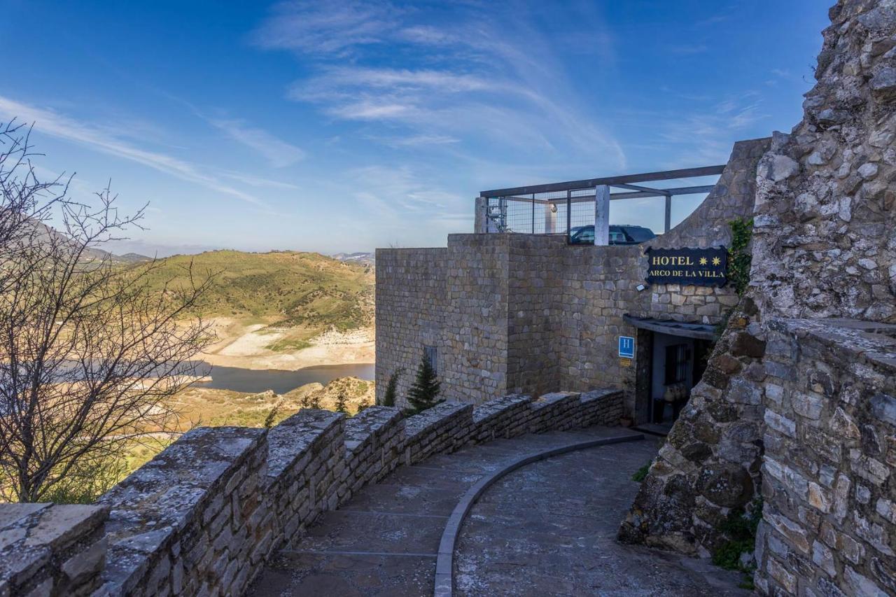 Tugasa Arco De La Villa Zahara De La Sierra Exterior foto