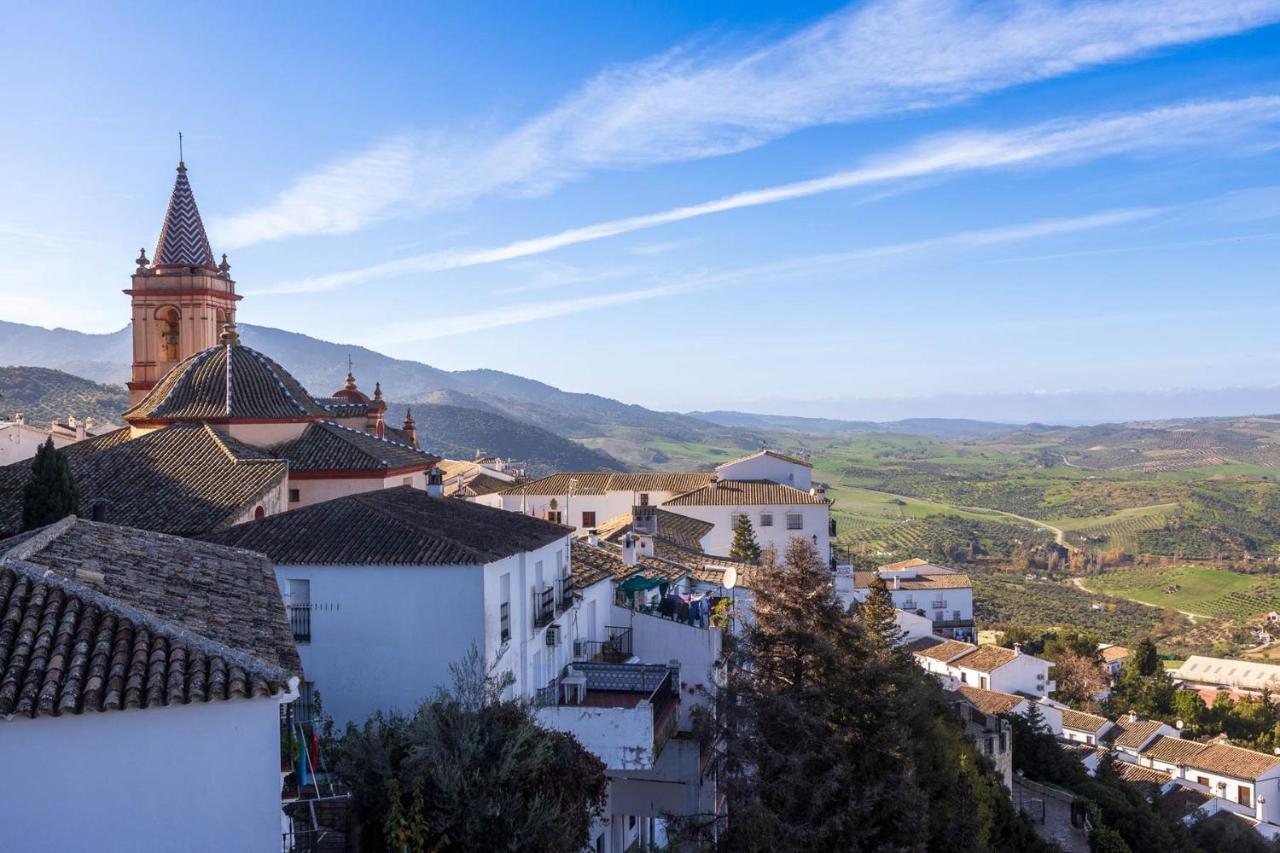 Tugasa Arco De La Villa Zahara De La Sierra Exterior foto